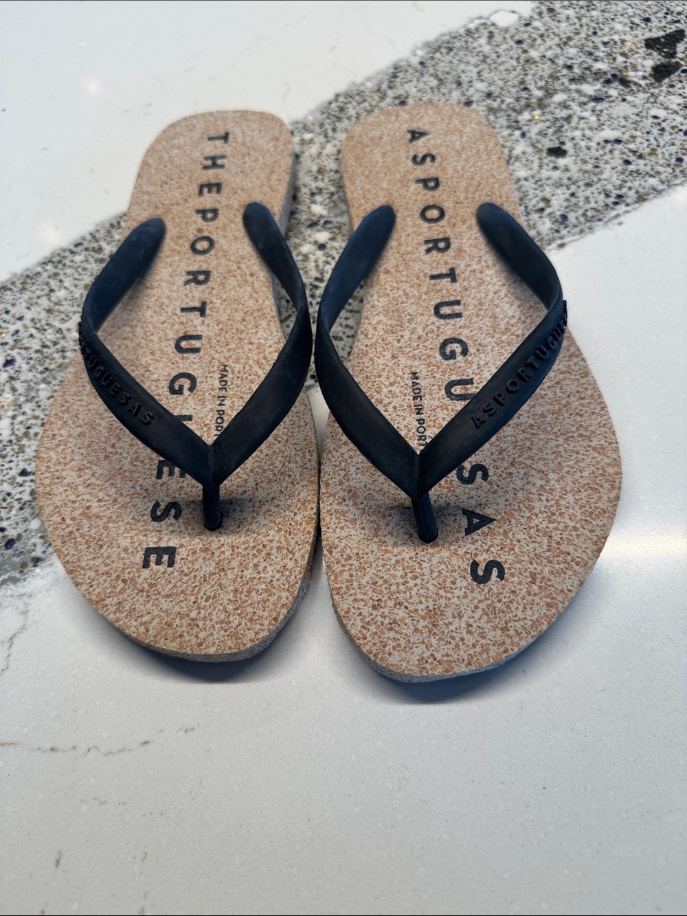 ASPORTUGUESAS Black Cork-Style Flip Flop Sandals Never Worn NWOT EU39-40 Unisex